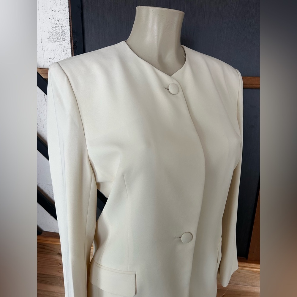 Jones New York petite two piece suit set size 14p preloved color light cream - Picture 2 of 11